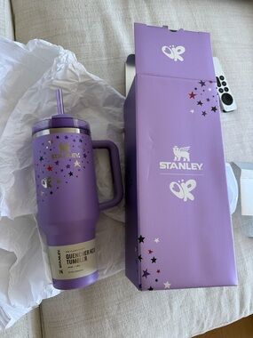 Stanley X Olivia Rodrigo 40oz Quencher H2.0 Tumbler